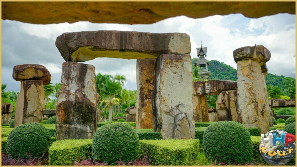 Стоунхендж Stonehenge в парке Нонг Нуч Паттайя - это не просто декоративная имитация: каждая деталь воссоздана с высокой степенью исторической достоверности.