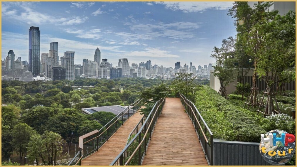 Вид на город из центрального парка Дусит. Экскурсия новый вечерний Бангкок.