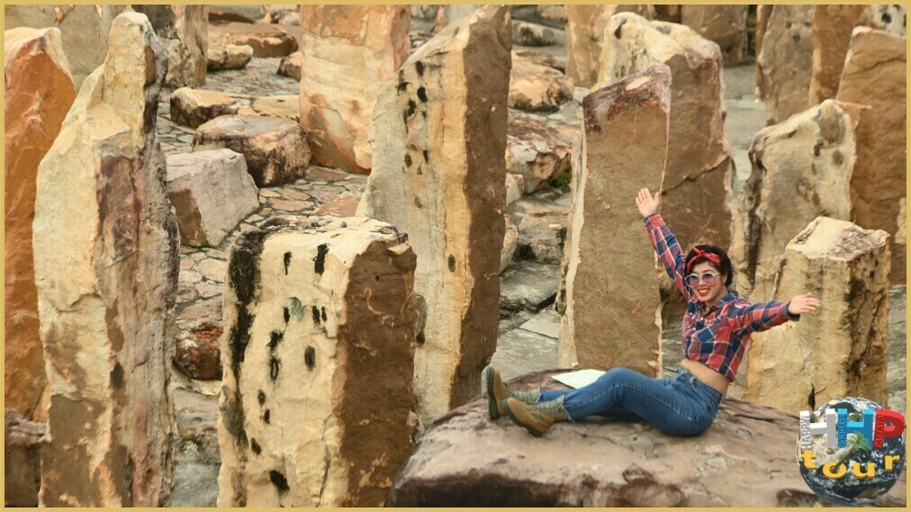 Красивое фото в каменном лесу сада Нонг Нуч Паттайя.