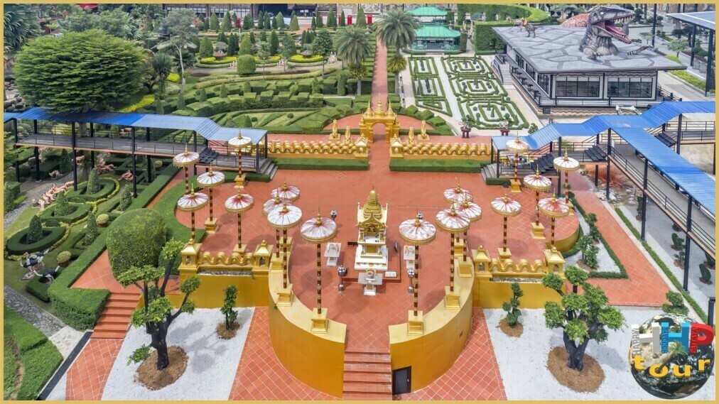 Домик для духов в ботаническом саду Нонг Нуч Паттайя.