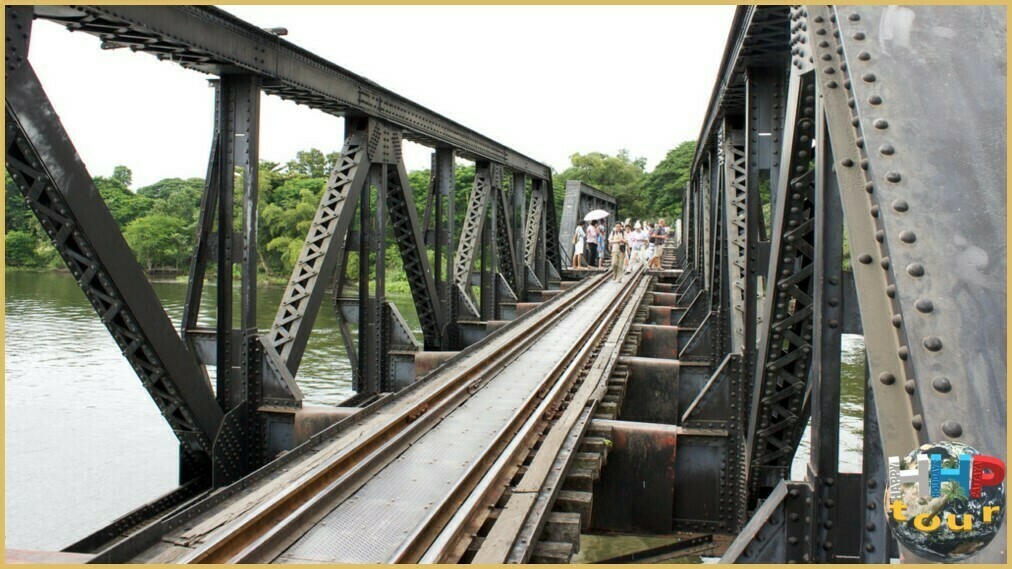 Прогулка по мосту через реку Квай на экскурсии Квай Сафари и Каньон Летающего Дракона.