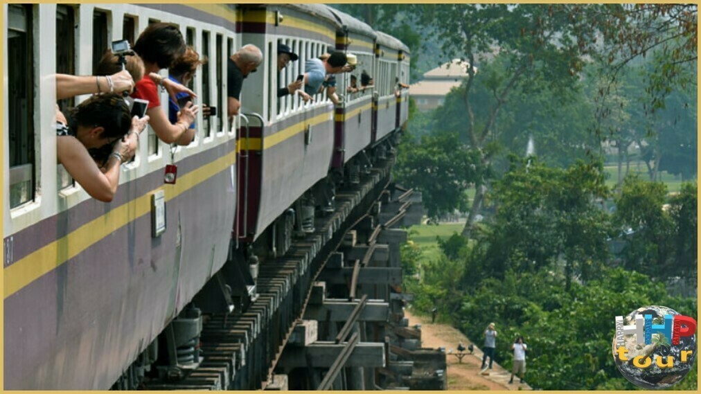 Поездом над рекой Квай на двухдневной экскурсии "Река Квай + Сафари".