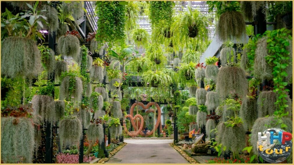 Небесный сад. Керамическая посуда, выполненная в необычных формах. Посещаем на экскурсии в парке Нонг Нуч Паттайя.